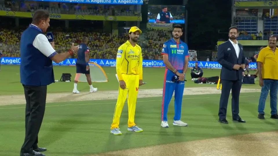 IPL 2026: DC ने टॉस जीतकर CSK को बल्लेबाज़ी के लिए बुलाया, ब्रेविस की हुई वापसी, आक़िब नबी करेंगे डेब्यू